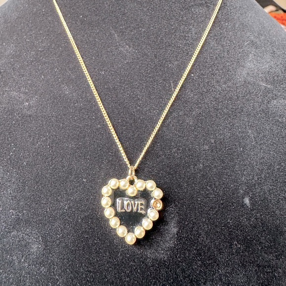 FOREVER 21 Black Heart with “LOVE” and Pearl Border Pendant Necklace - Picture 2 of 5